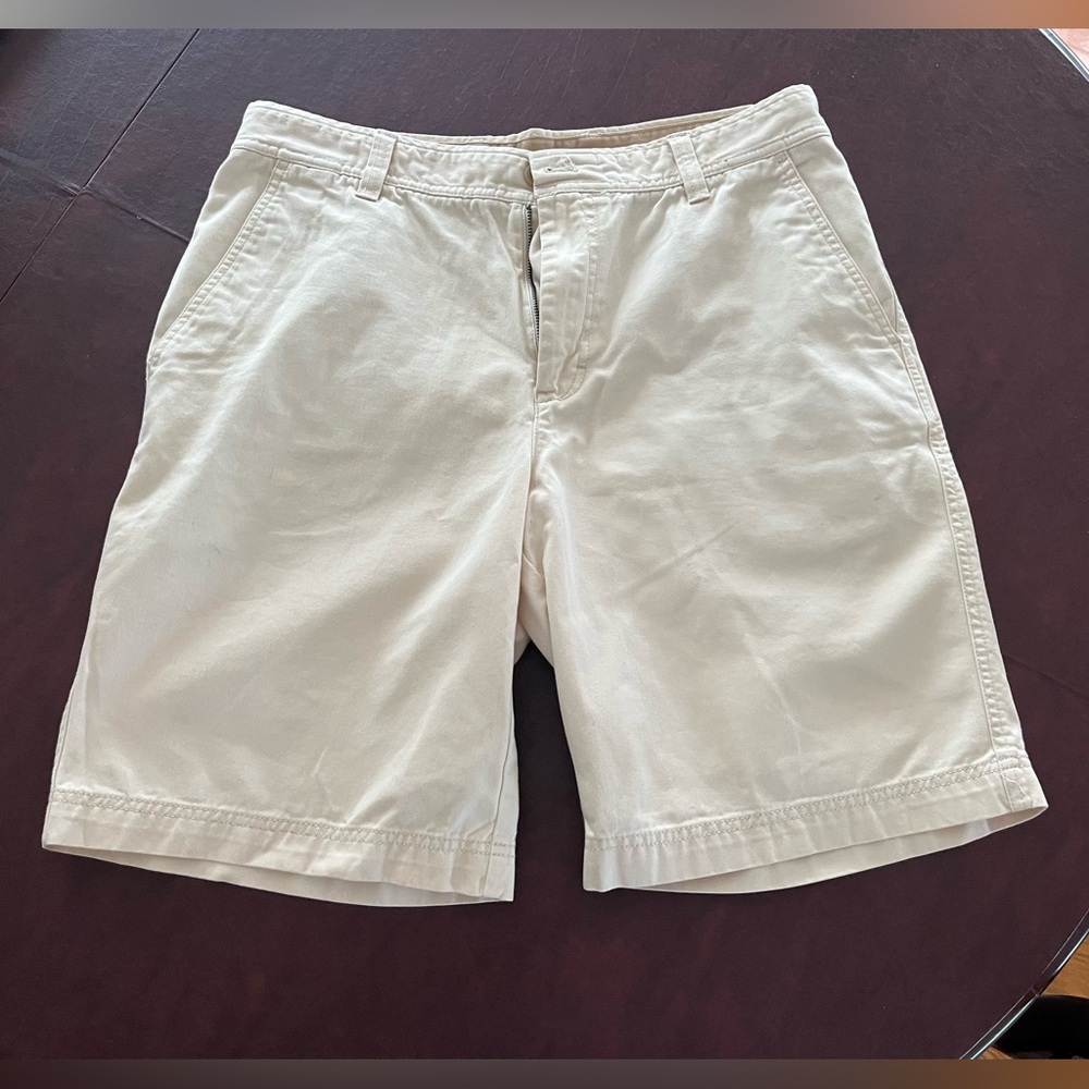 Izod Classic Men’s Khaki Shorts